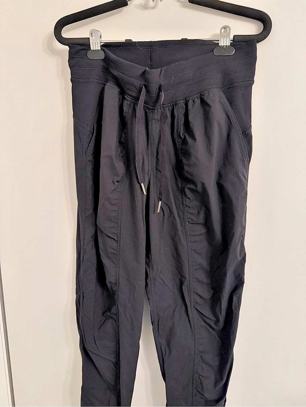 lululemon Women's Black Joggers Size 8 Like New